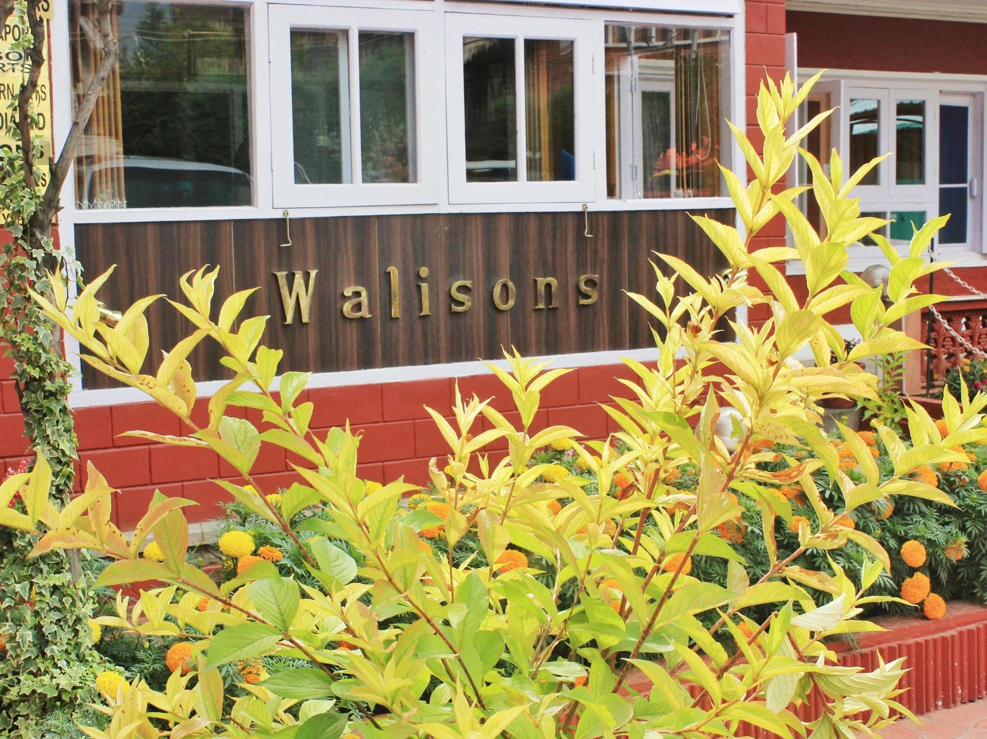 Walisons Hotel Srīnagar Exterior foto